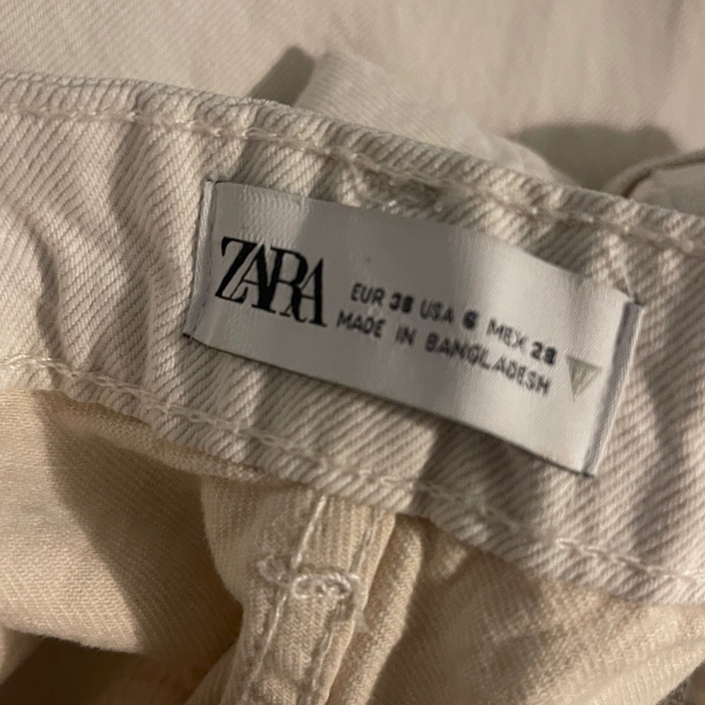 Zara Beige Highwaisted Wide Leg Distressed Jeans - Picture 5 of 6